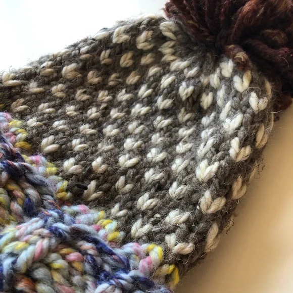 Handmade tuque - Picture 2 of 2